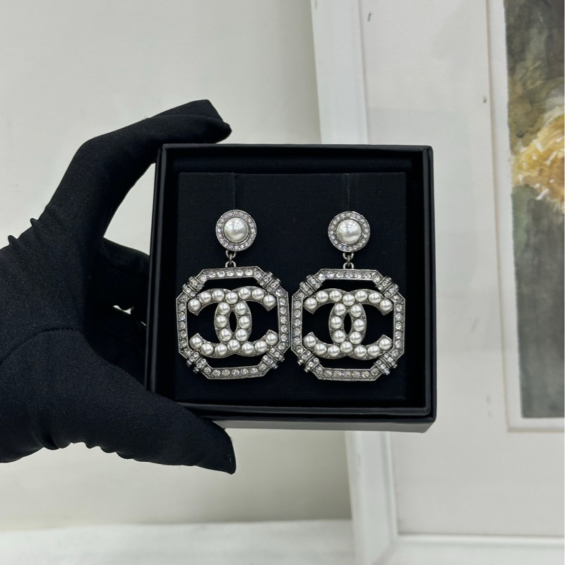 Chanel香奈兒耳環-21秋冬高級手工坊珍珠耳環方框雙Clogo復古槍色-1
