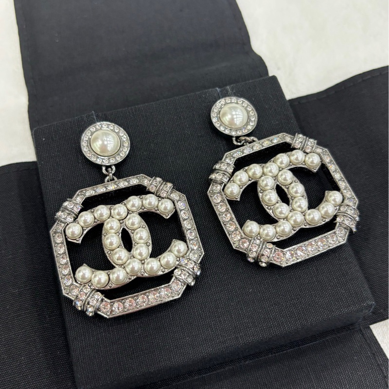 Chanel香奈兒耳環-21秋冬高級手工坊珍珠耳環方框雙Clogo復古槍色-3
