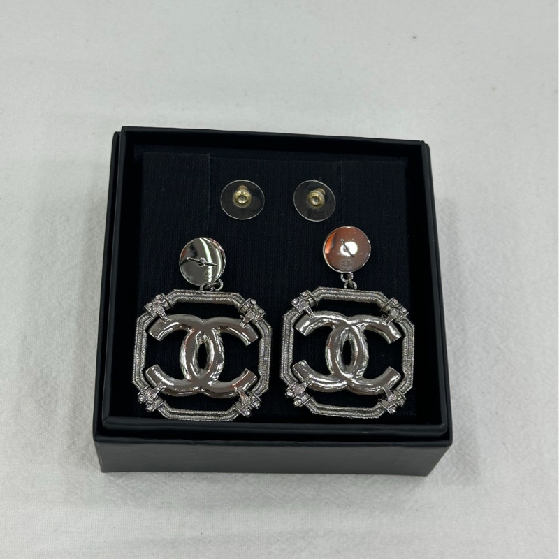 Chanel香奈兒耳環-21秋冬高級手工坊珍珠耳環方框雙Clogo復古槍色-4