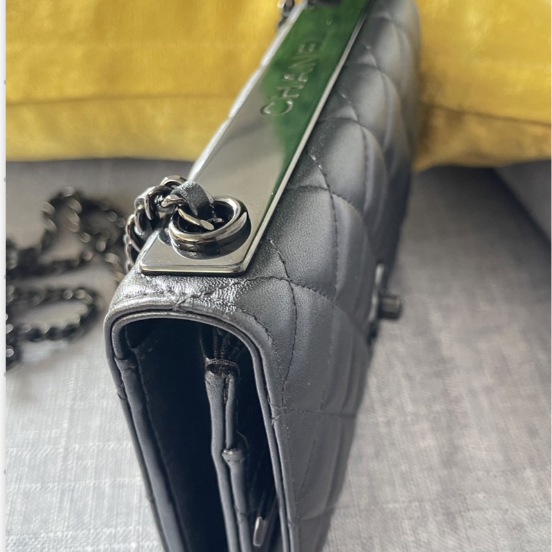 CHANEL WOC高質感小羊皮三用鏈帶包（黑/黑鍊）-3