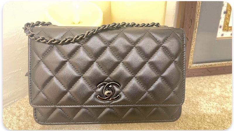 CHANEL WOC高質感小羊皮三用鏈帶包（黑/黑鍊）-11