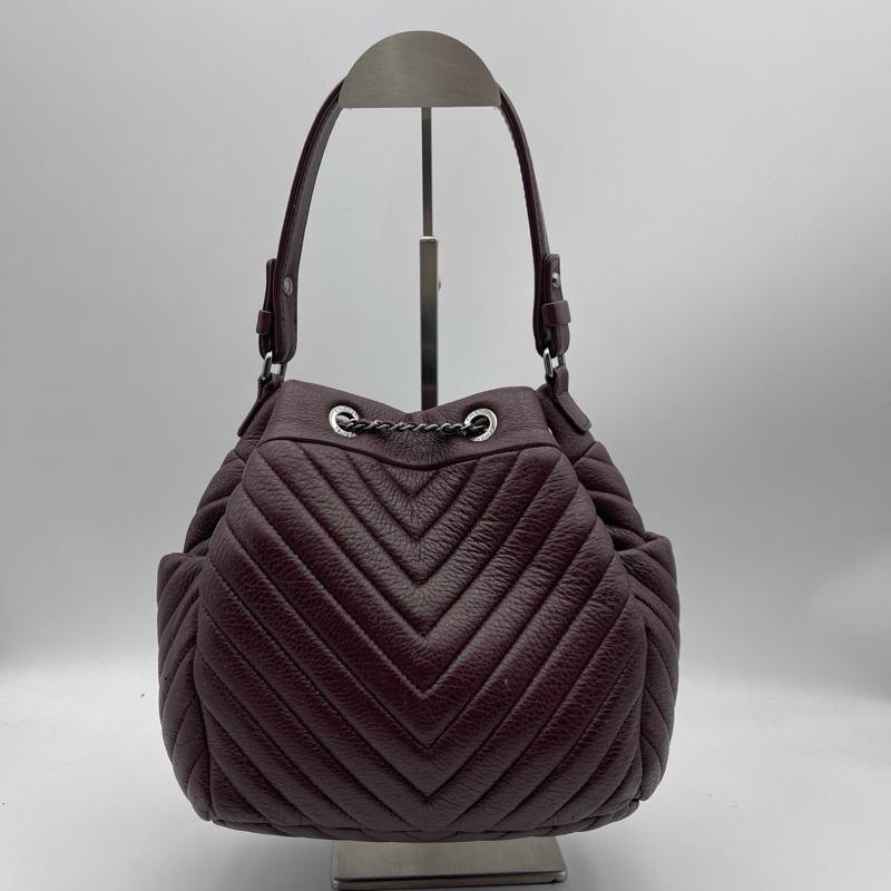 CHANEL香奈儿酒红色水桶包-1