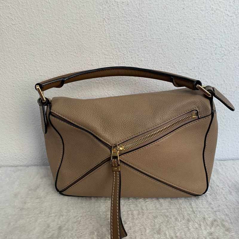 LOEWE 沙色puzzle小號 底長22cm-2