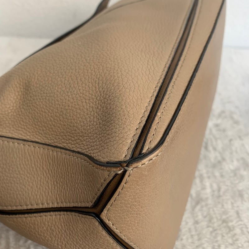 LOEWE 沙色puzzle小號 底長22cm-5