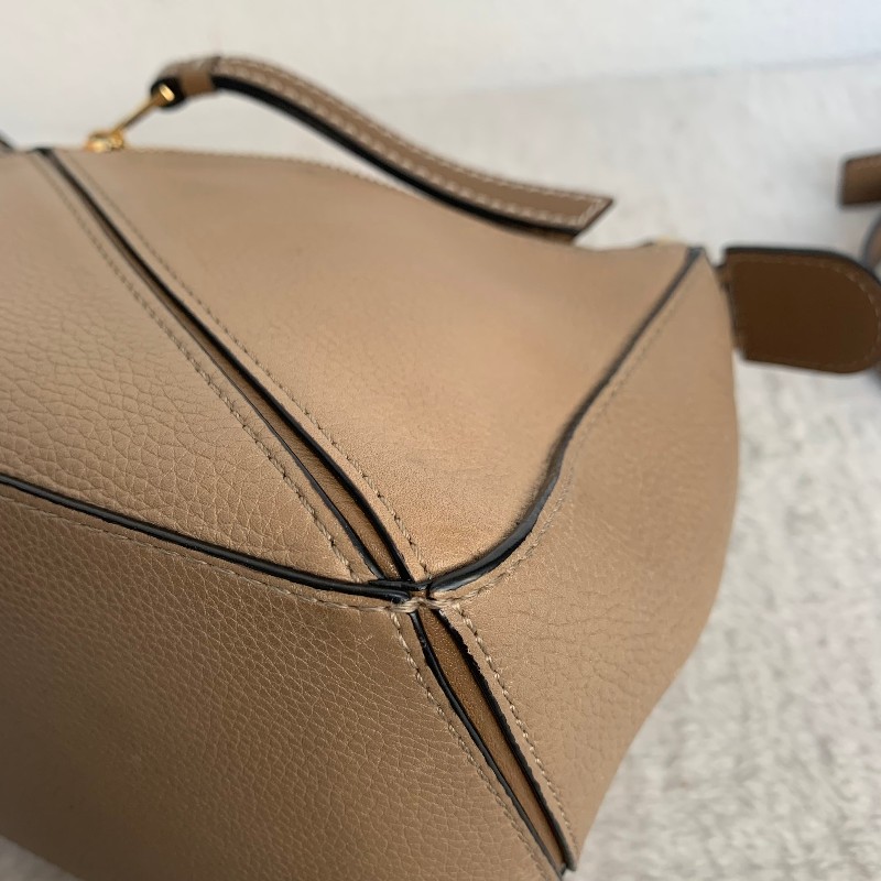 LOEWE 沙色puzzle小號 底長22cm-7