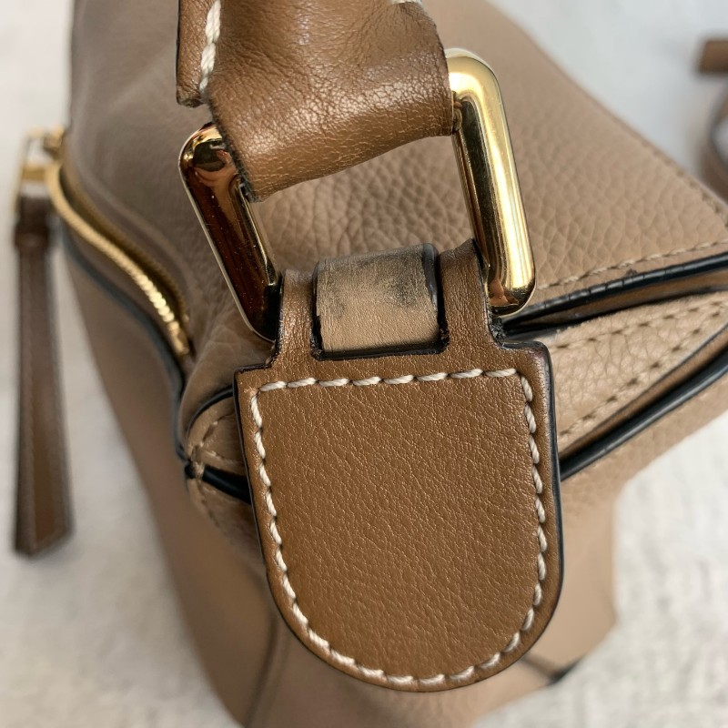 LOEWE 沙色puzzle小號 底長22cm-10