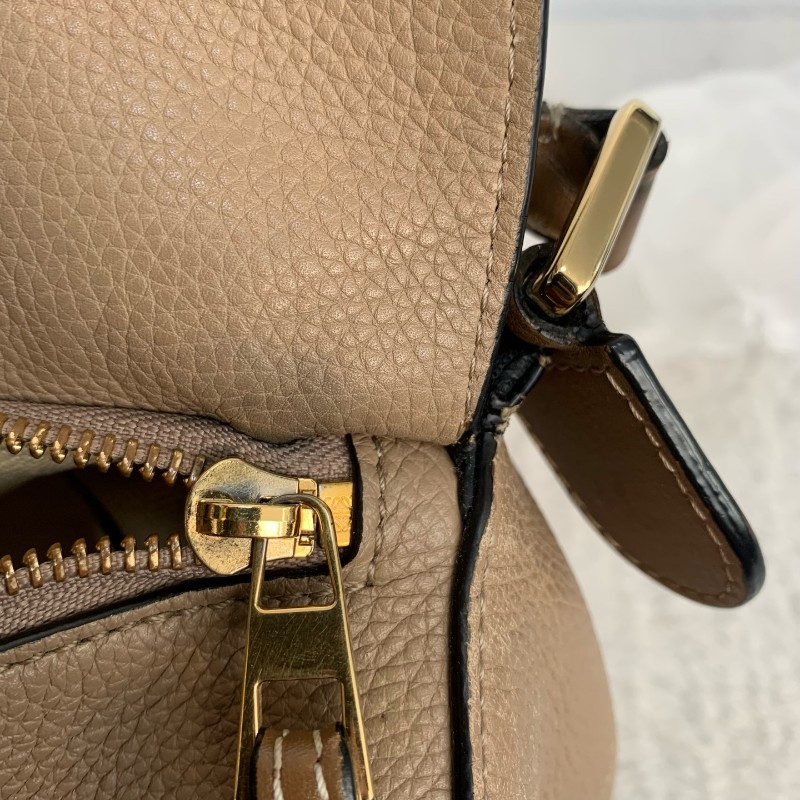 LOEWE 沙色puzzle小號 底長22cm-13