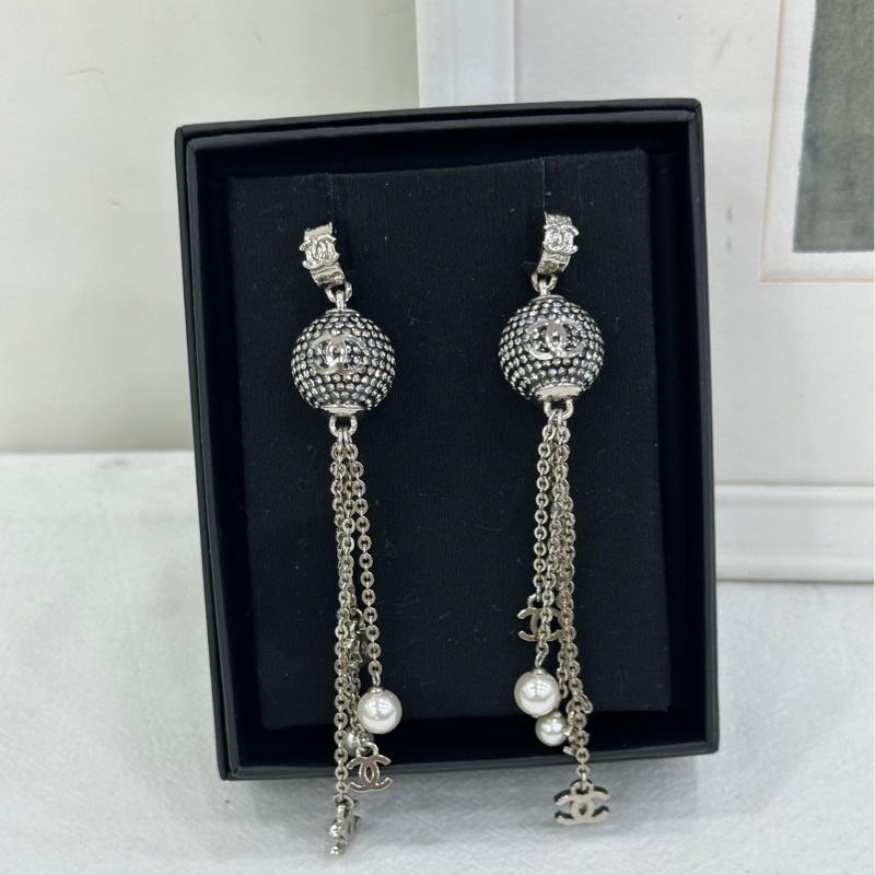 Chanel香奈兒 21K秋冬鐳射滿鑽球耳釘 設計超獨特的一款 復古迪斯可風 材質不沉重 對耳垂沒有負重感-1