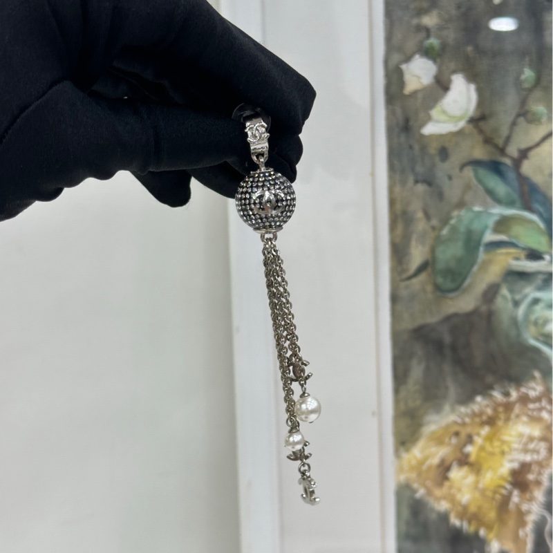 Chanel香奈兒 21K秋冬鐳射滿鑽球耳釘 設計超獨特的一款 復古迪斯可風 材質不沉重 對耳垂沒有負重感-3