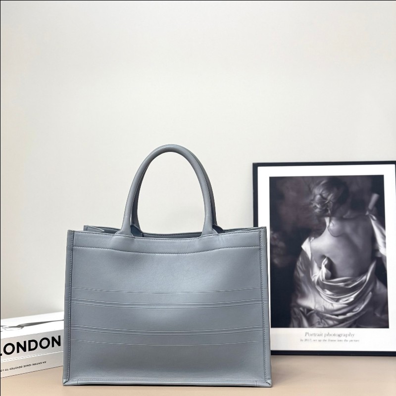 新到🖤Dior字母logo全皮小號book tote托特包 霧霾藍-1