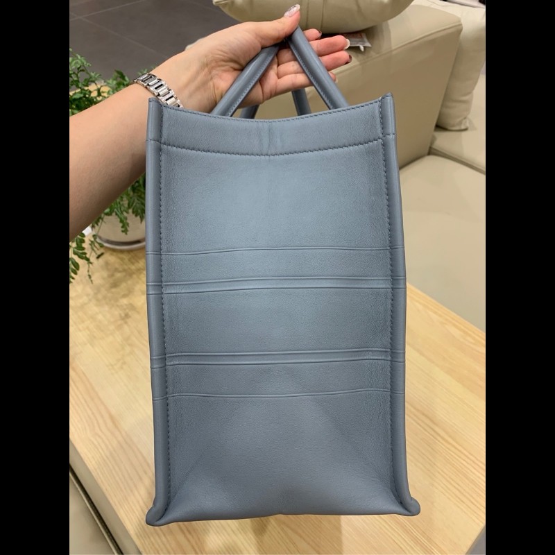 新到🖤Dior字母logo全皮小號book tote托特包 霧霾藍-8