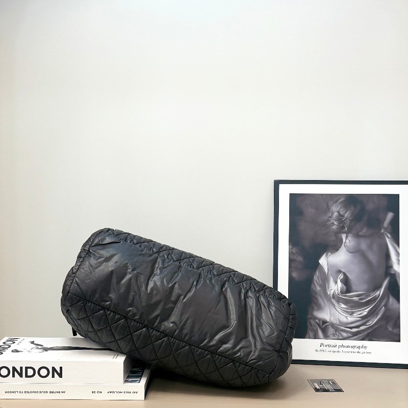 新到🖤Chanel coco cocoon太空系列羽絨托特包-8