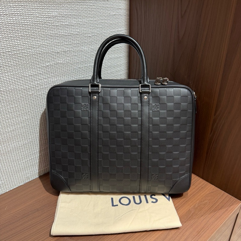 lv 路易威登 芯片款公文包，經典棋盤格壓紋 低調奢華-1