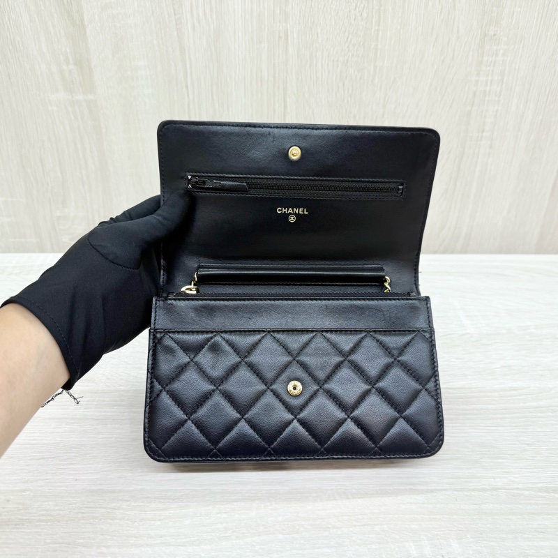 CHANEL黑色羊皮菱格金釦WOC-7