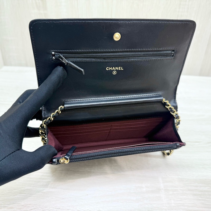 CHANEL黑色羊皮菱格金釦WOC-8