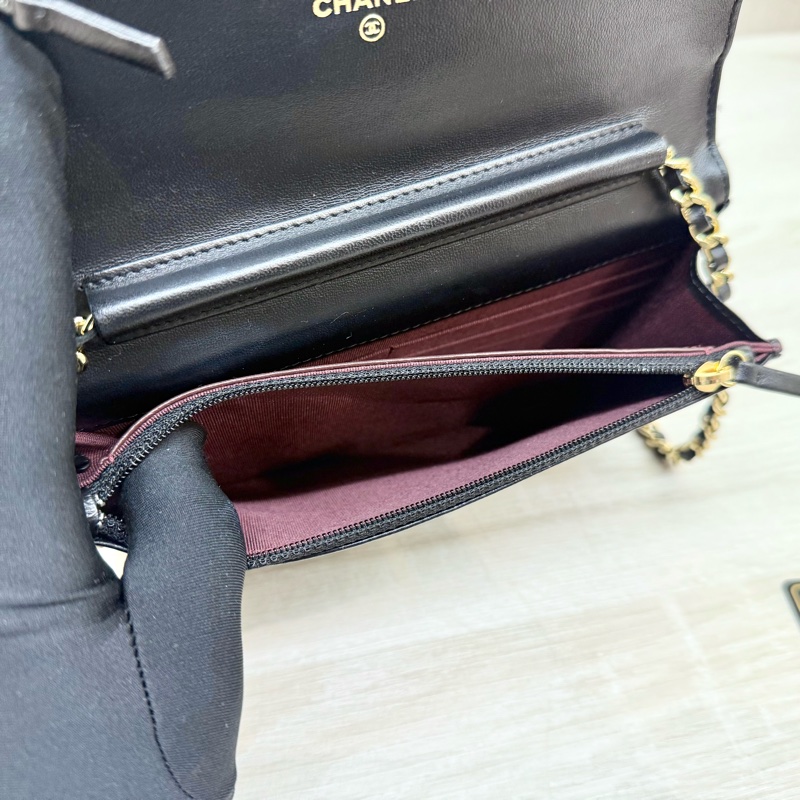 CHANEL黑色羊皮菱格金釦WOC-9