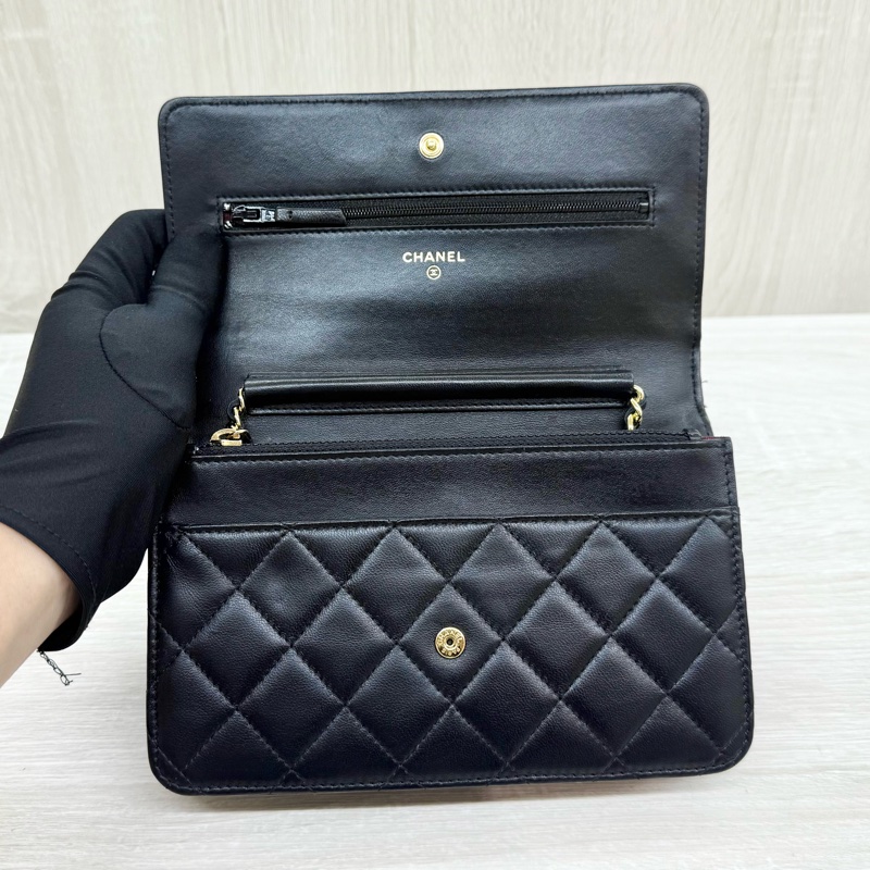 CHANEL黑色羊皮菱格金釦WOC-14