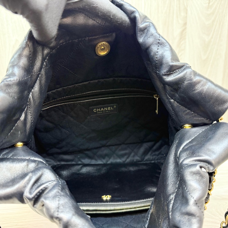 Chanel黑金小牛皮小號22Bag/AS3260-7