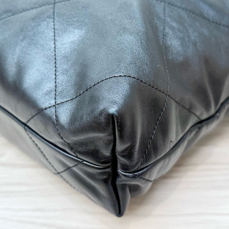 Chanel黑金小牛皮小號22Bag/AS3260-10