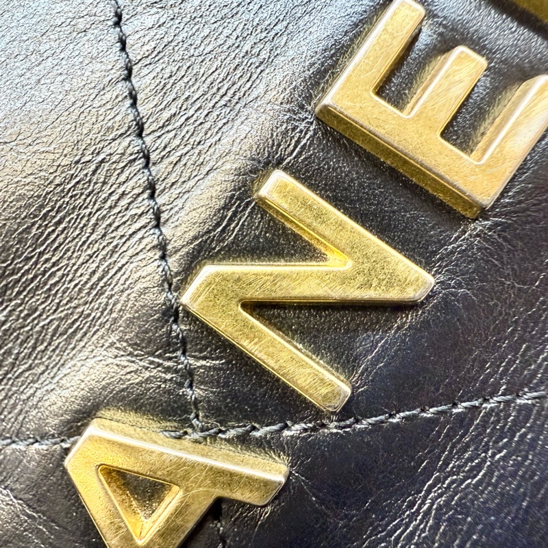 Chanel黑金小牛皮小號22Bag/AS3260-12