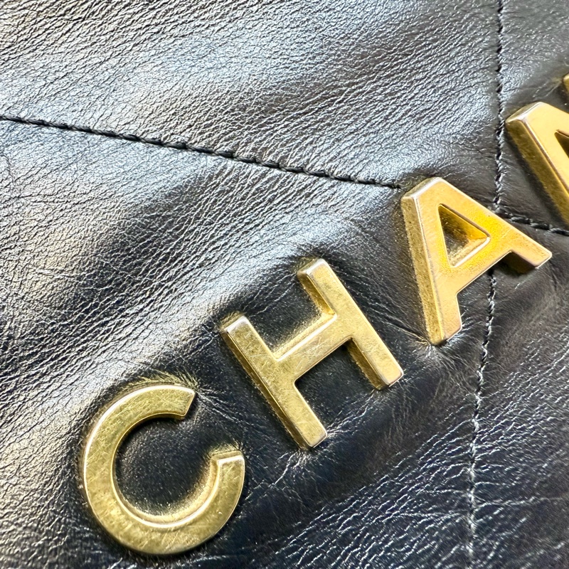 Chanel黑金小牛皮小號22Bag/AS3260-14