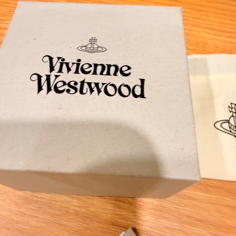 🔥【Vivienne Westwood】Neil Mini Bas Relief Stud 耳環  金色 × 白色琺瑯｜經典土星｜精緻小款-2