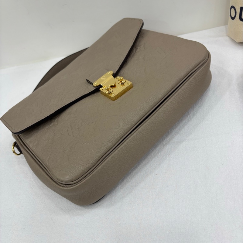 LV louis Vuitton lpochette metis 純灰色壓花 郵差 晶片 2022年購證 99新-4