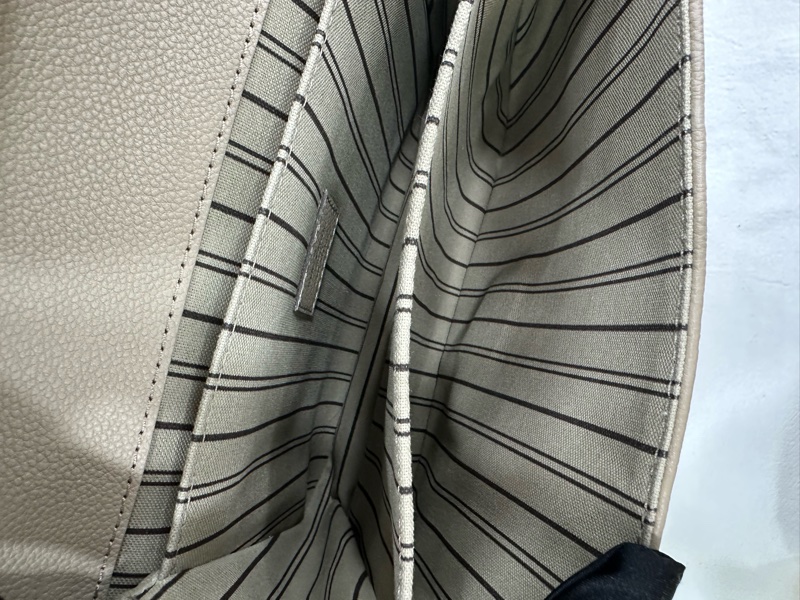 LV louis Vuitton lpochette metis 純灰色壓花 郵差 晶片 2022年購證 99新-9