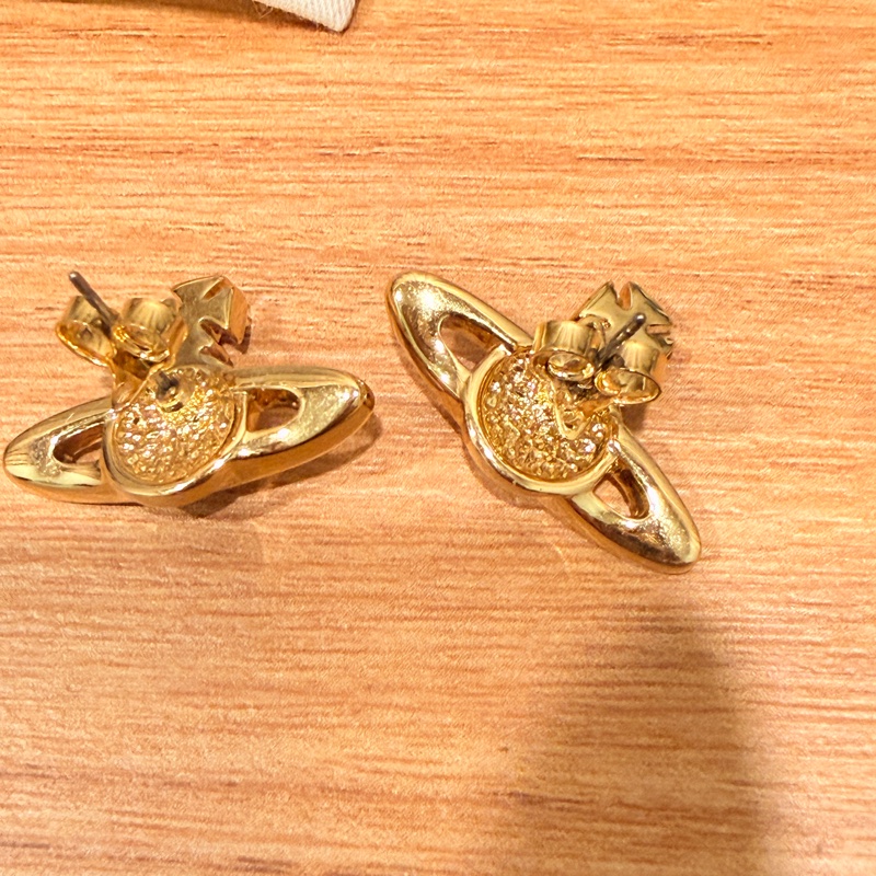 💎【Vivienne Westwood】Neil Mini Bas Relief Stud 耳環金色 × 白色琺瑯｜經典土星-2