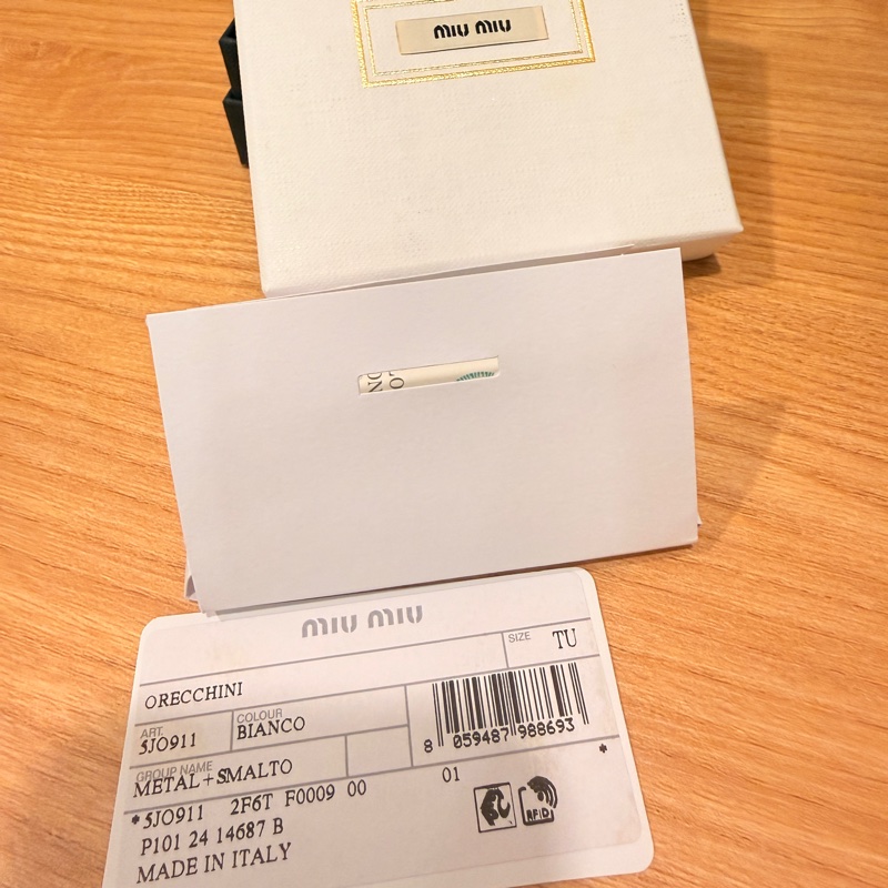 ✨【Miu Miu】Logo Stud Earrings 耳環  Bianco 白色琺瑯 × 金色-10