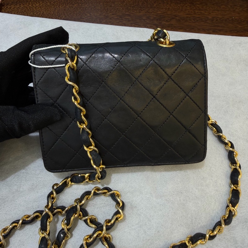 Chanel香奈兒黑金mini CF小金豆包，黑色羊皮材質-3