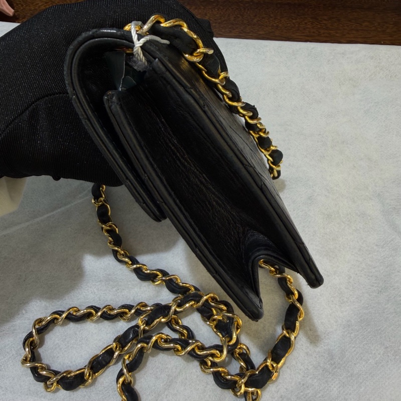 Chanel香奈兒黑金mini CF小金豆包，黑色羊皮材質-5