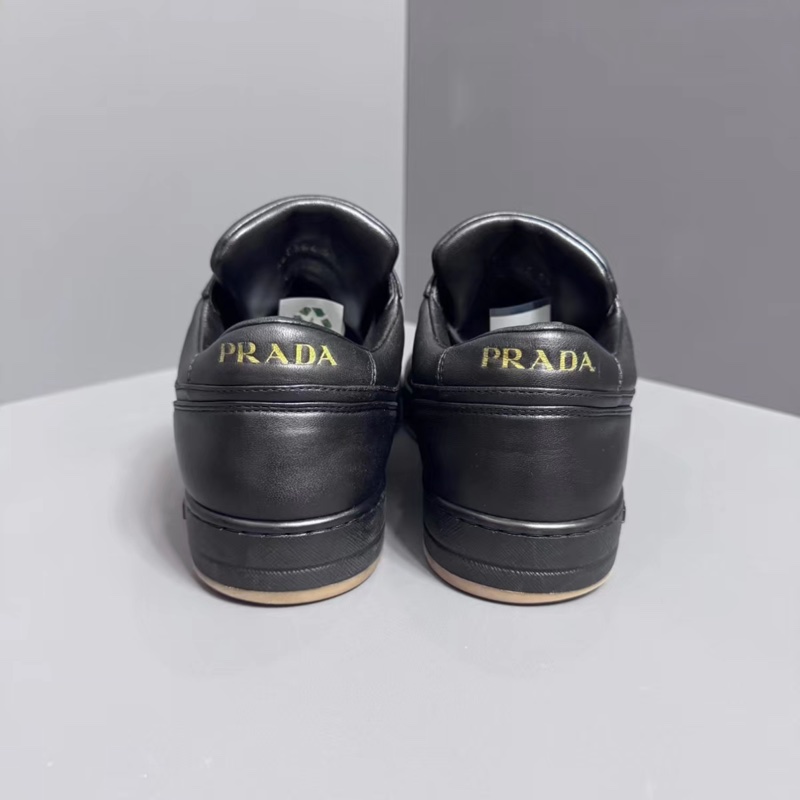 普拉達prada 黑金三角標 原盒配件 39.5碼-1