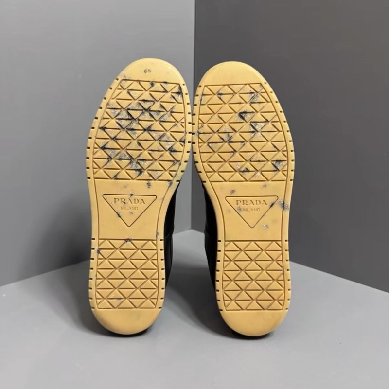 普拉達prada 黑金三角標 原盒配件 39.5碼-11