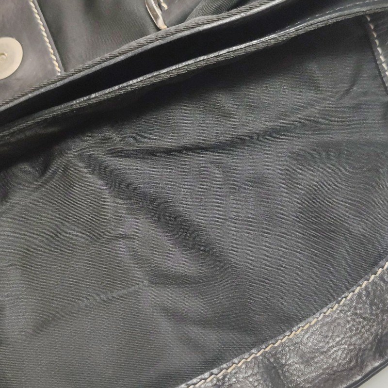 Prada牛皮尼龍布純色皮帶扣飾單肩包-8