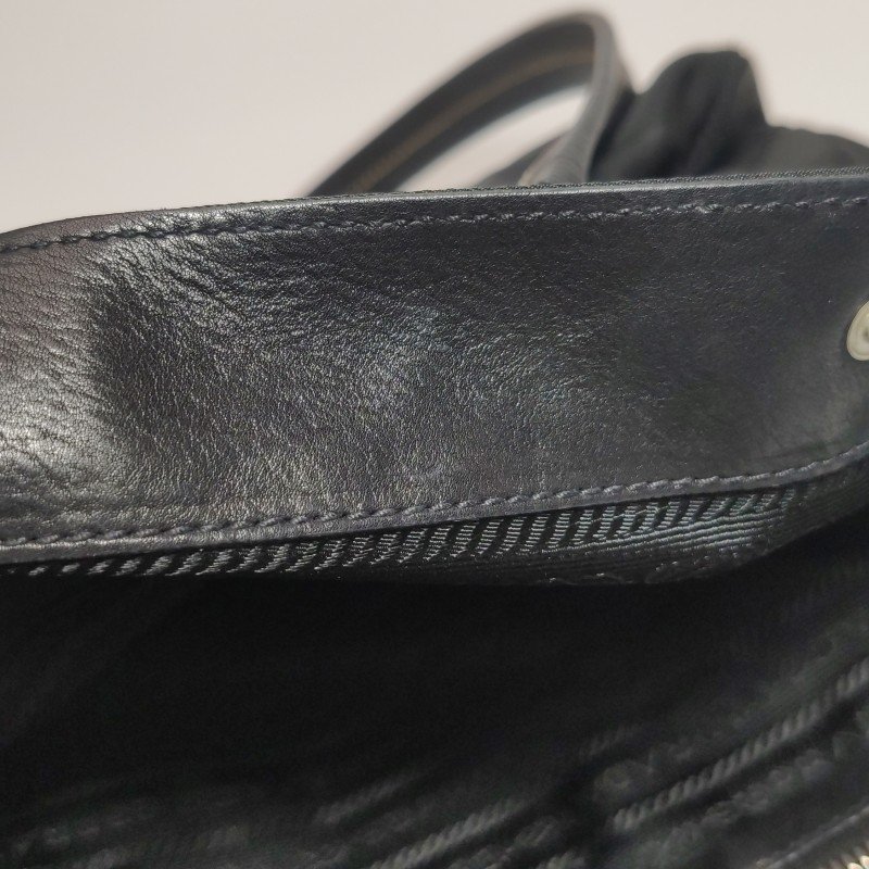 Prada牛皮尼龍布純色皮帶扣飾單肩包-9