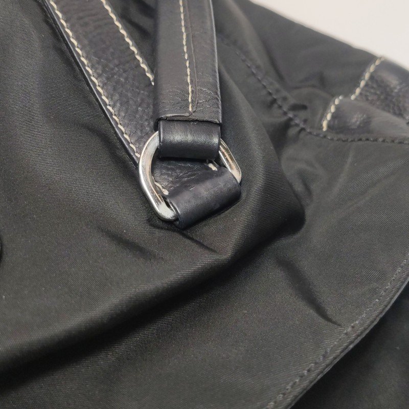 Prada牛皮尼龍布純色皮帶扣飾單肩包-12