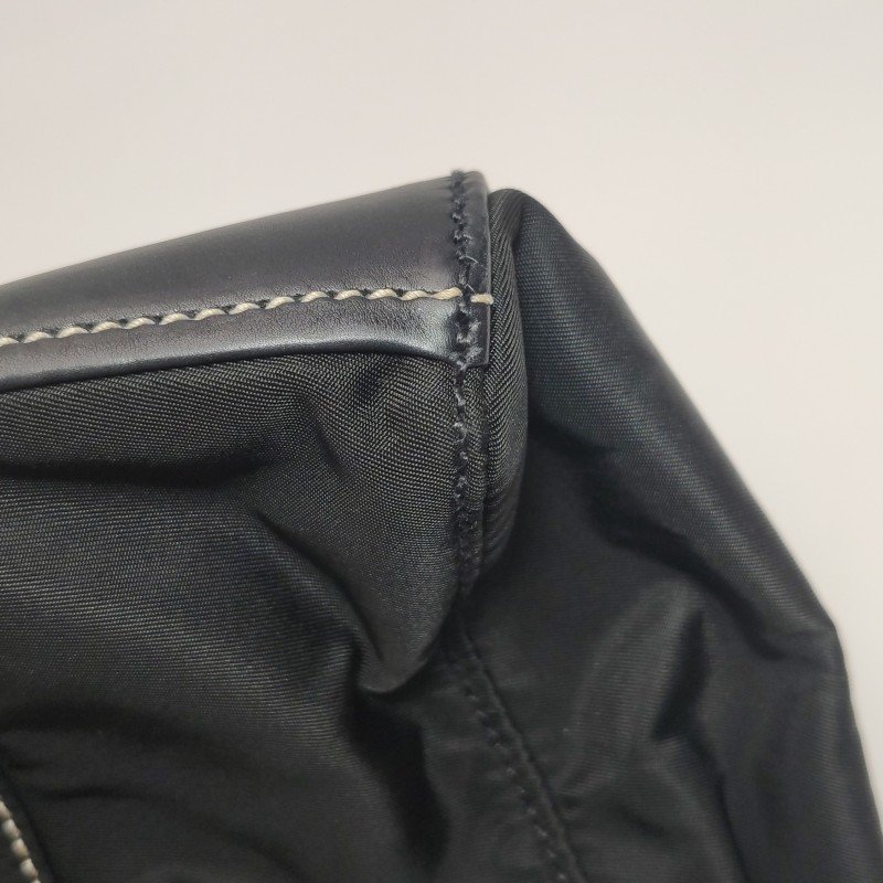 Prada牛皮尼龍布純色皮帶扣飾單肩包-14