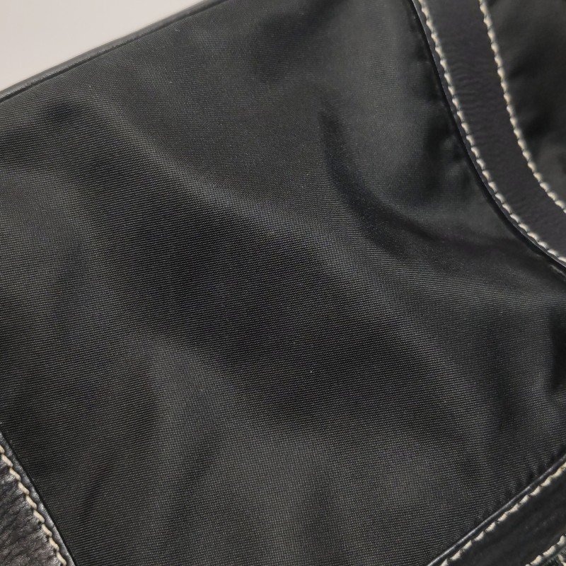 Prada牛皮尼龍布純色皮帶扣飾單肩包-19