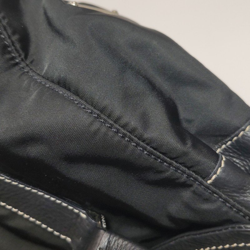 Prada牛皮尼龍布純色皮帶扣飾單肩包-22