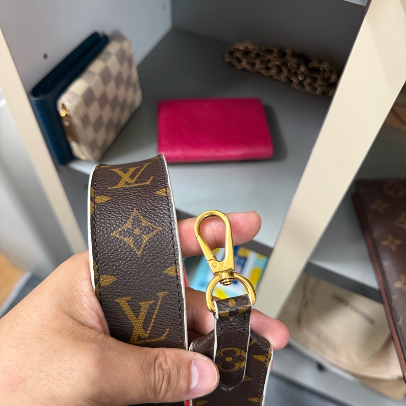 Lv 老花肩帶  (J02288)-1