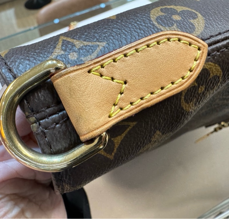 LV  Melie  原花金釦雙側拉鍊 肩背包 斜背包 兩用包-12