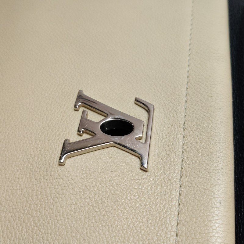 Louis Vuitton(LV)Lockme牛皮撞色LV轉鎖斜挎包單肩包-11