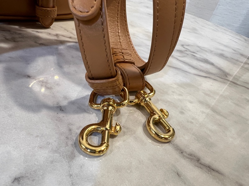 Dior 焦糖牛皮金釦CD logo 字樣Bobby S肩背包-12