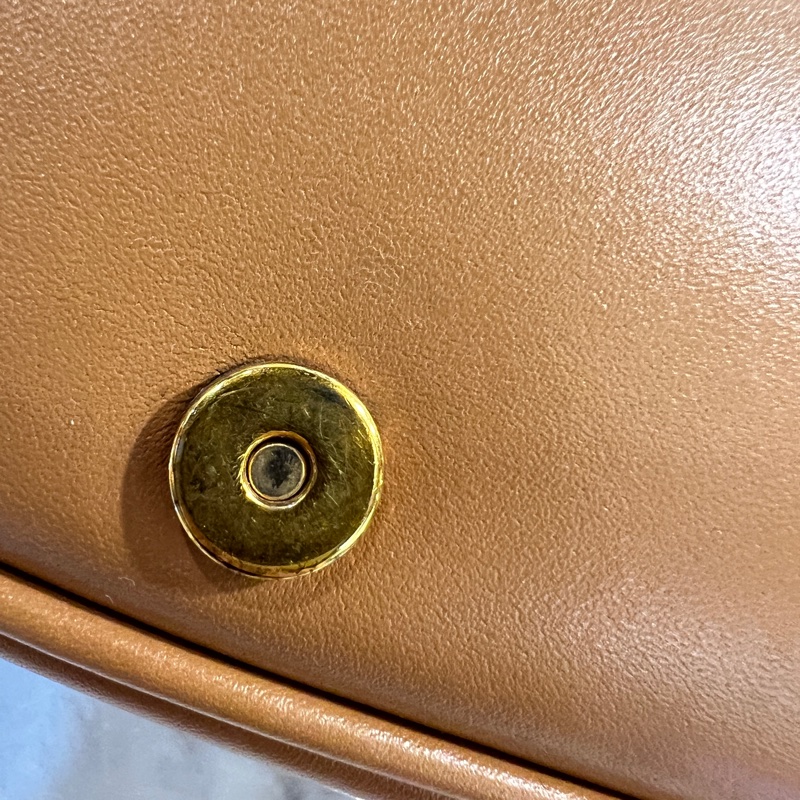 Dior 焦糖牛皮金釦CD logo 字樣Bobby S肩背包-14