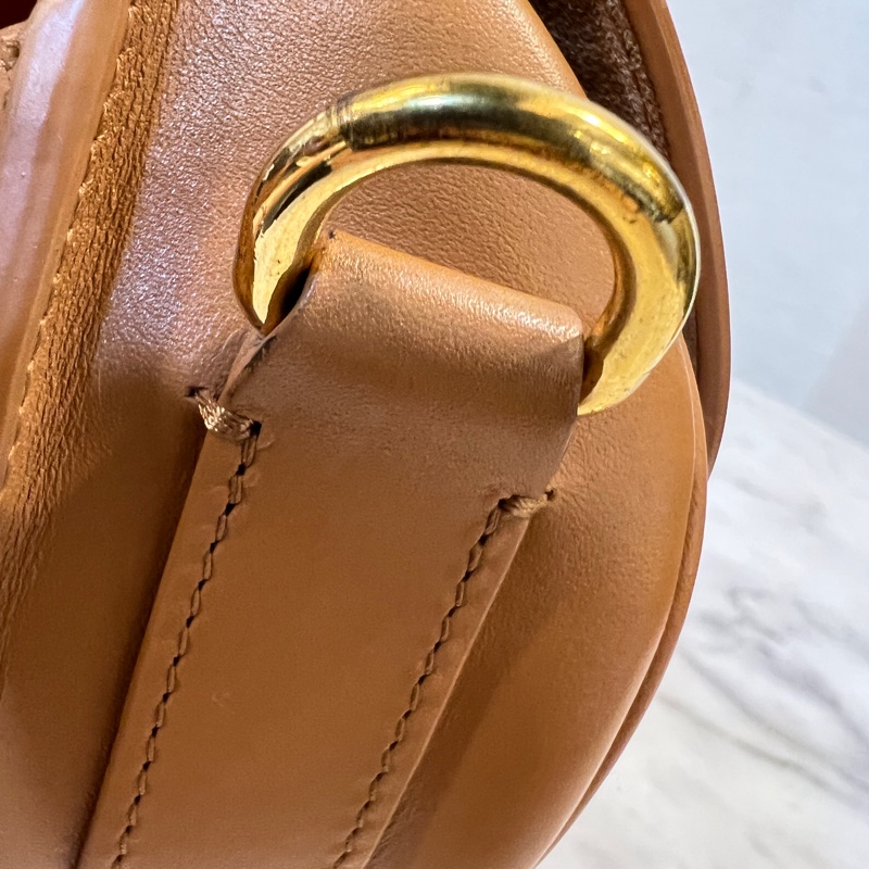 Dior 焦糖牛皮金釦CD logo 字樣Bobby S肩背包-16
