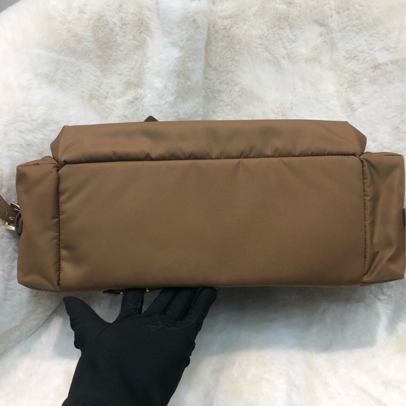 Prada 焦糖啡新款郵差包 相機包 XC135-5