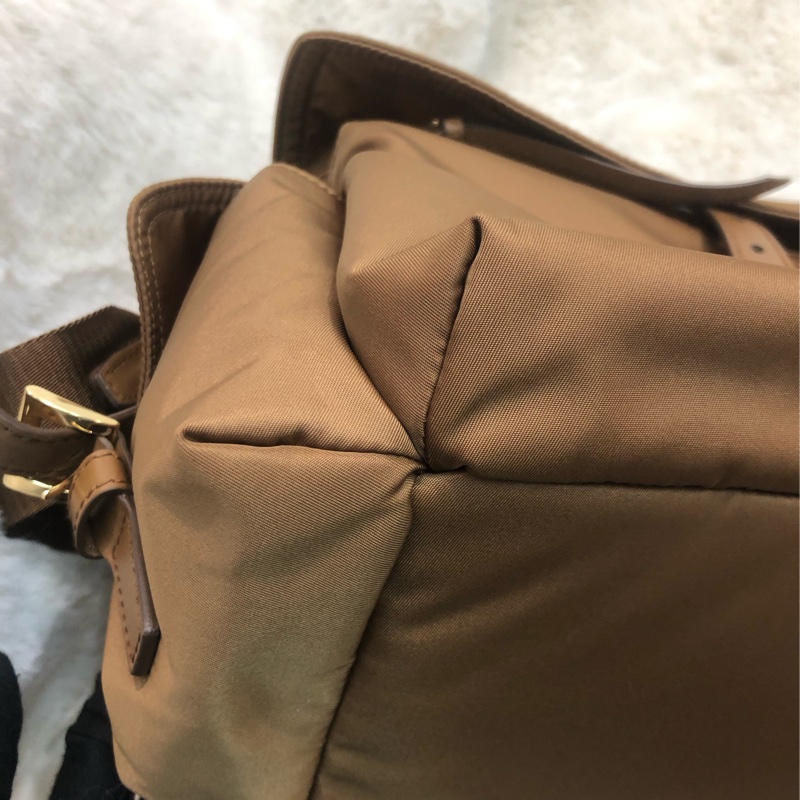 Prada 焦糖啡新款郵差包 相機包 XC135-11