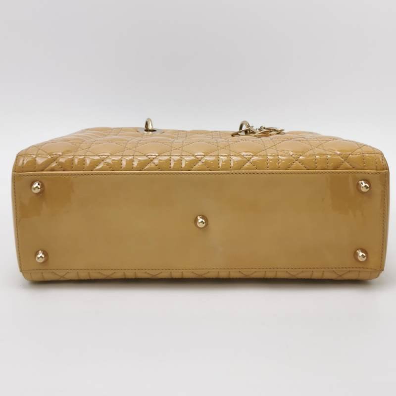 Dior Lady Dior戴妃包大號漆皮藤格紋字母Logo吊飾單肩包-5