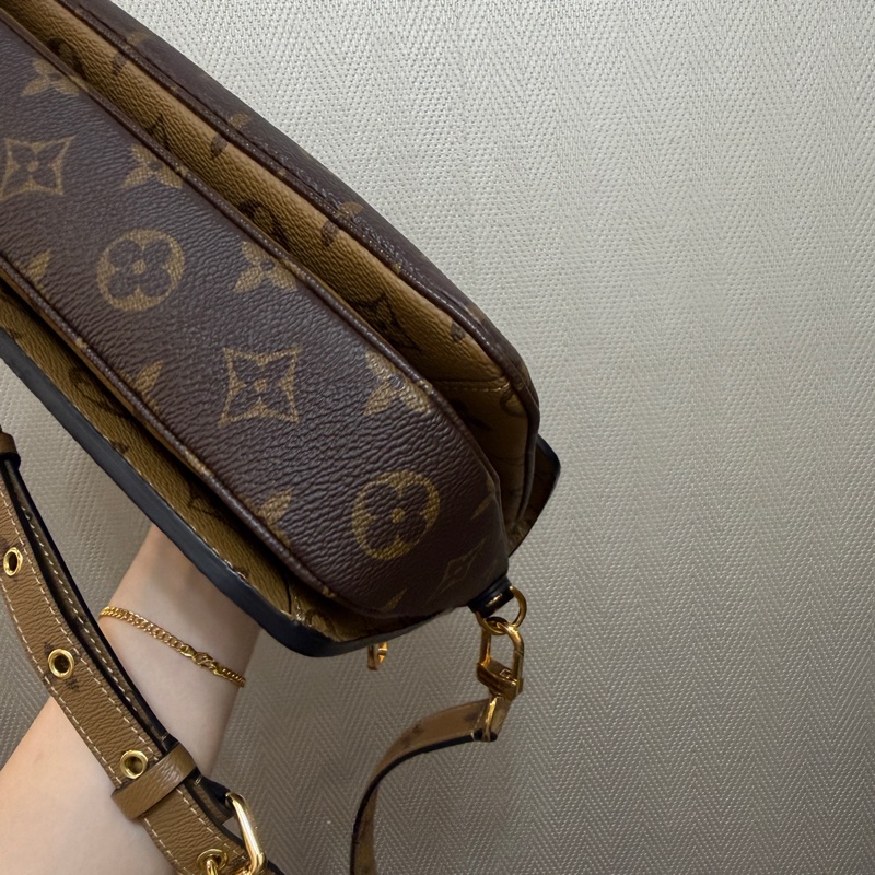 LV 雙色原花金釦Pochette Métis手提斜背郵差包M44876-10